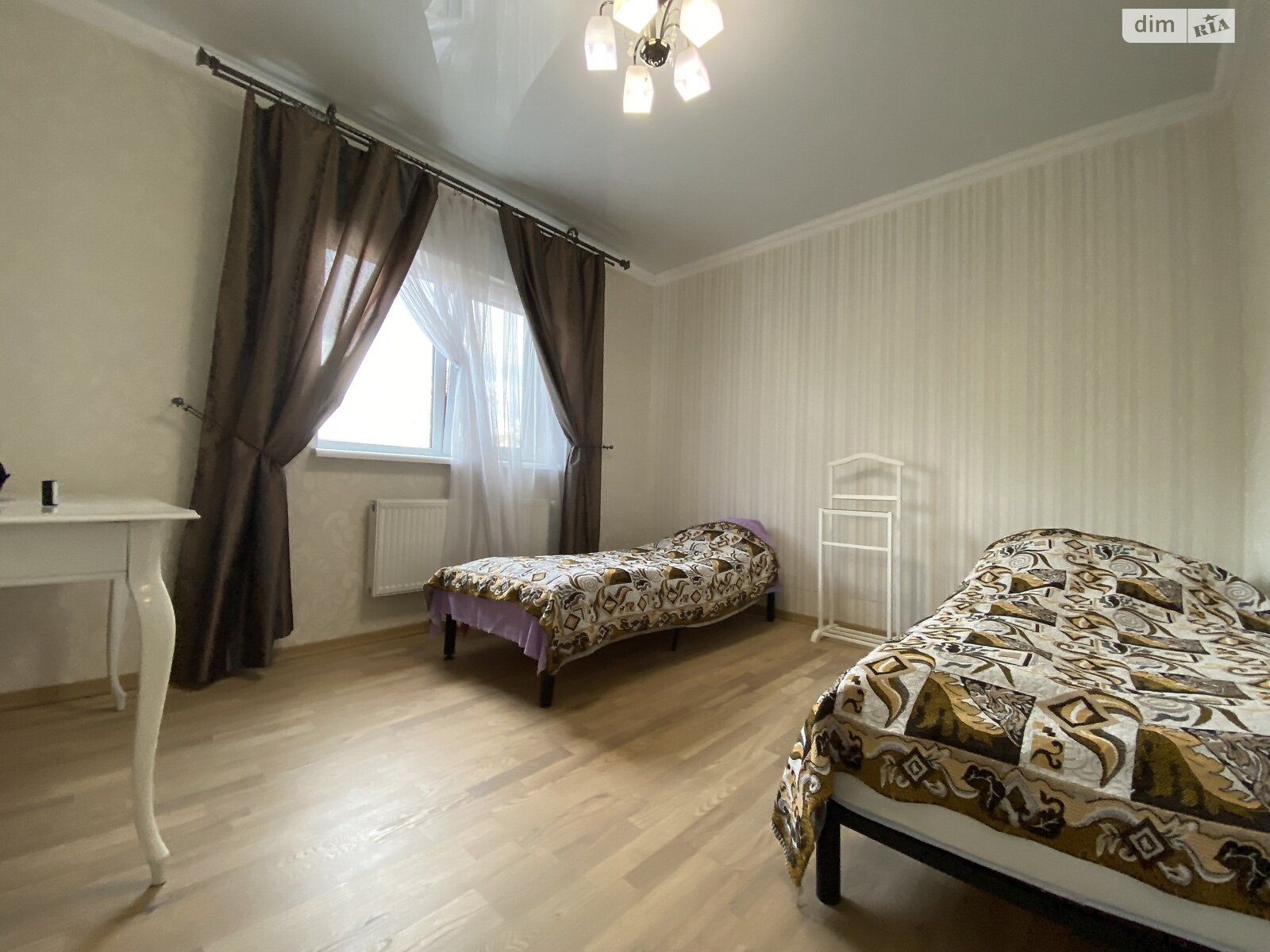 двоповерховий будинок з верандою, 245 кв. м, цегла. Здається помісячно в Агрономічному фото 1 двоповерховий будинок з верандою, 245 кв. м, цегла. Здається помісячно в Агрономічному фото 1