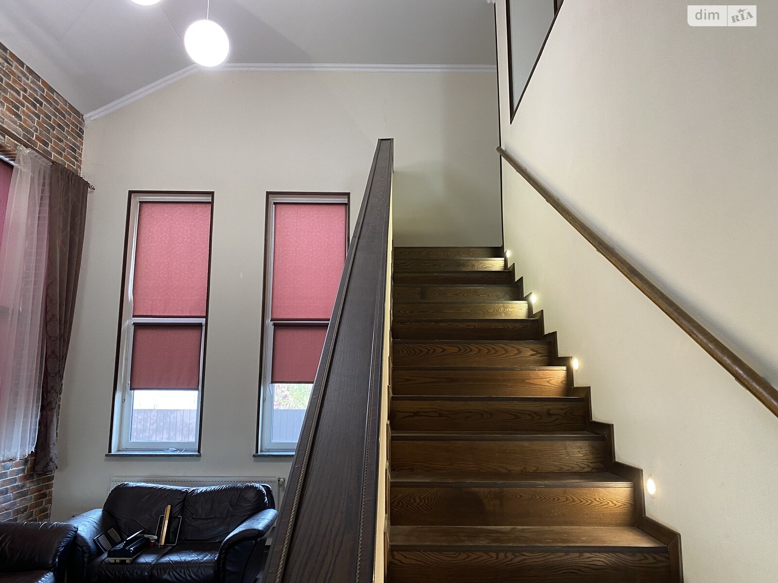 двоповерховий будинок з верандою, 245 кв. м, цегла. Здається помісячно в Агрономічному фото 1 двоповерховий будинок з верандою, 245 кв. м, цегла. Здається помісячно в Агрономічному фото 1