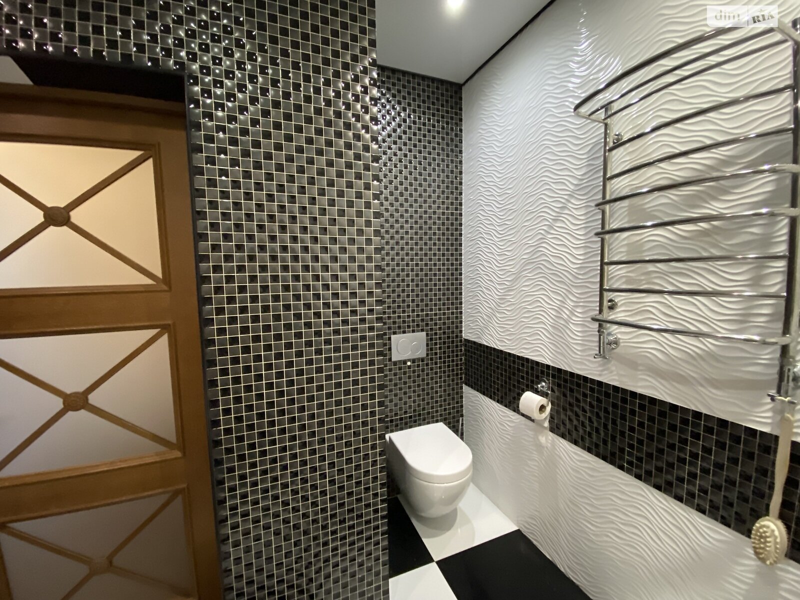 двоповерховий будинок з верандою, 245 кв. м, цегла. Здається помісячно в Агрономічному фото 1 двоповерховий будинок з верандою, 245 кв. м, цегла. Здається помісячно в Агрономічному фото 1