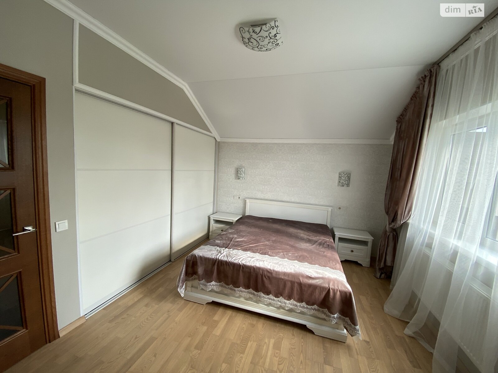 двоповерховий будинок з верандою, 245 кв. м, цегла. Здається помісячно в Агрономічному фото 1 двоповерховий будинок з верандою, 245 кв. м, цегла. Здається помісячно в Агрономічному фото 1