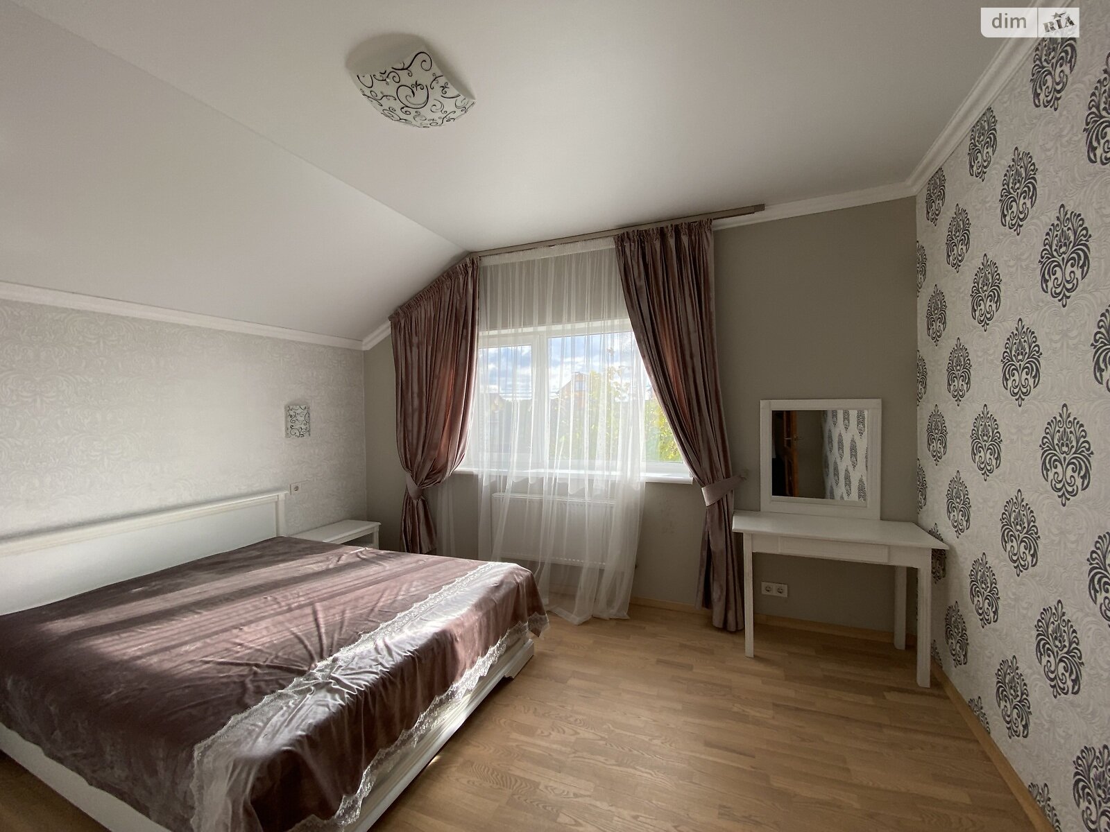 двоповерховий будинок з верандою, 245 кв. м, цегла. Здається помісячно в Агрономічному фото 1 двоповерховий будинок з верандою, 245 кв. м, цегла. Здається помісячно в Агрономічному фото 1