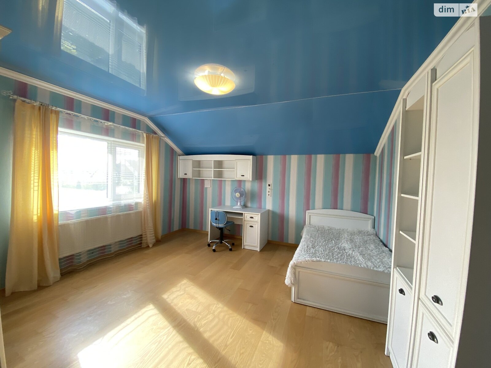 двоповерховий будинок з верандою, 245 кв. м, цегла. Здається помісячно в Агрономічному фото 1 двоповерховий будинок з верандою, 245 кв. м, цегла. Здається помісячно в Агрономічному фото 1