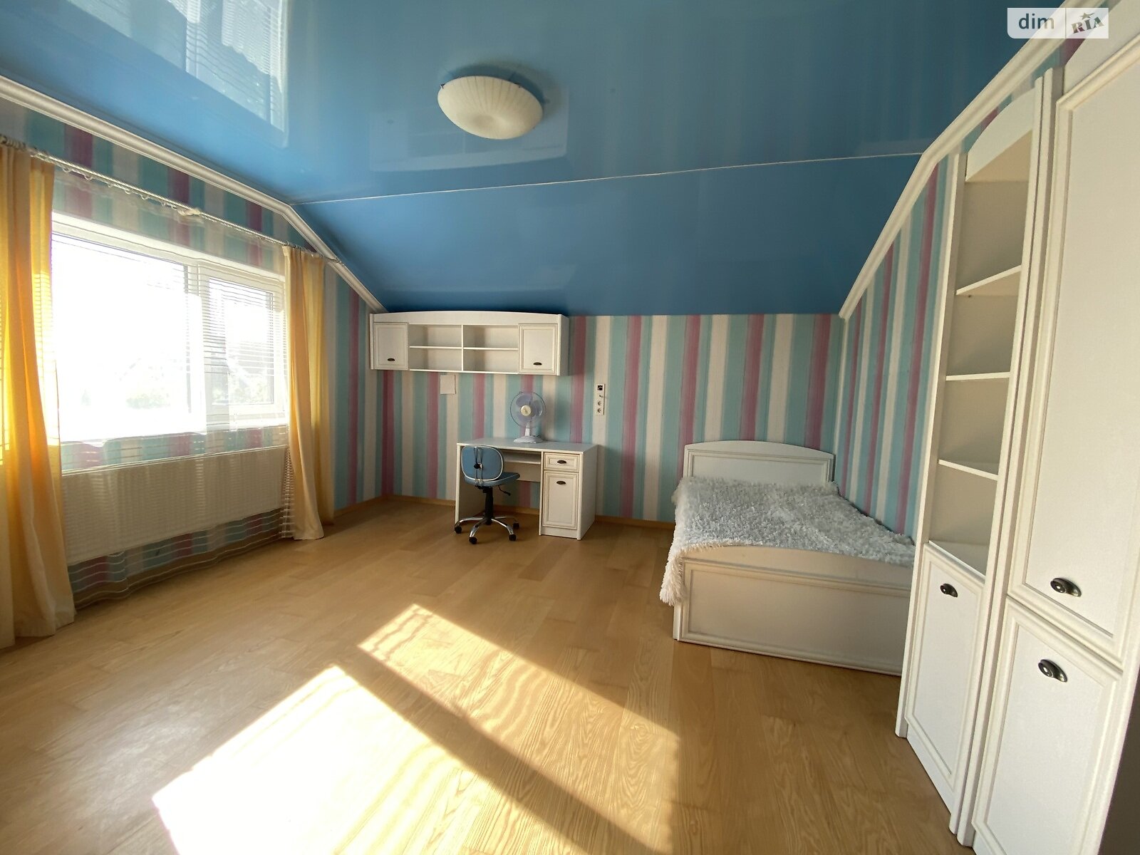 двоповерховий будинок з верандою, 245 кв. м, цегла. Здається помісячно в Агрономічному фото 1 двоповерховий будинок з верандою, 245 кв. м, цегла. Здається помісячно в Агрономічному фото 1