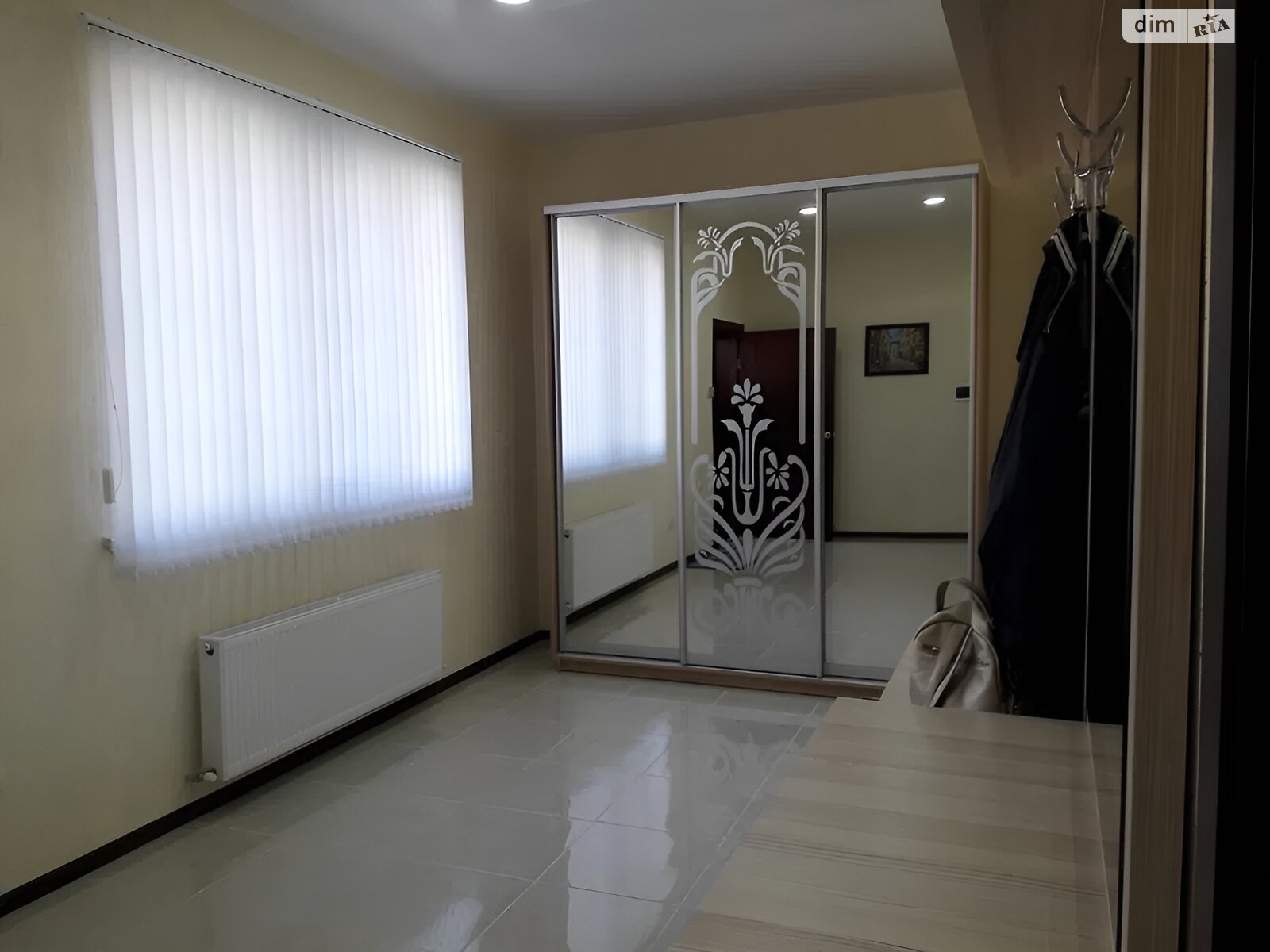 двоповерховий будинок з гаражем, 200 кв. м, цегла. Здається помісячно в Авангарді фото 1 двоповерховий будинок з гаражем, 200 кв. м, цегла. Здається помісячно в Авангарді фото 1