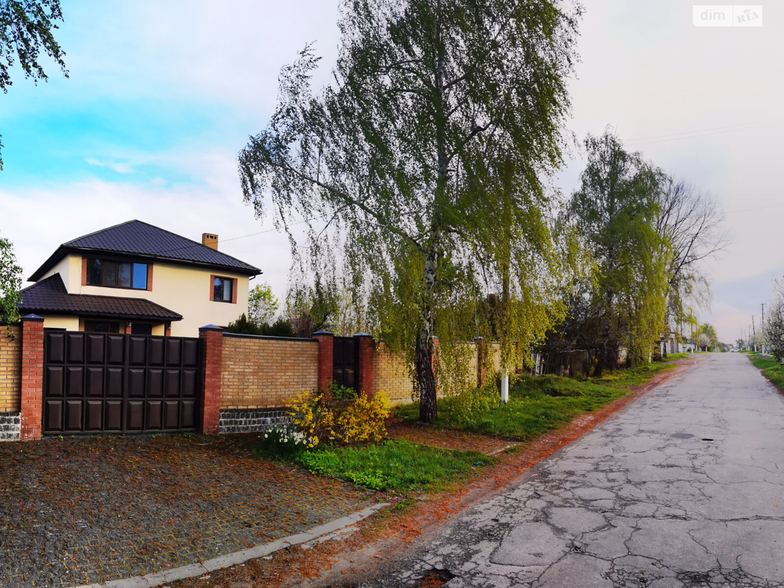 двухэтажный дом, 210 кв. м, кирпич. Сдается помесячно в Бабаях фото 1 двухэтажный дом, 210 кв. м, кирпич. Сдается помесячно в Бабаях фото 1