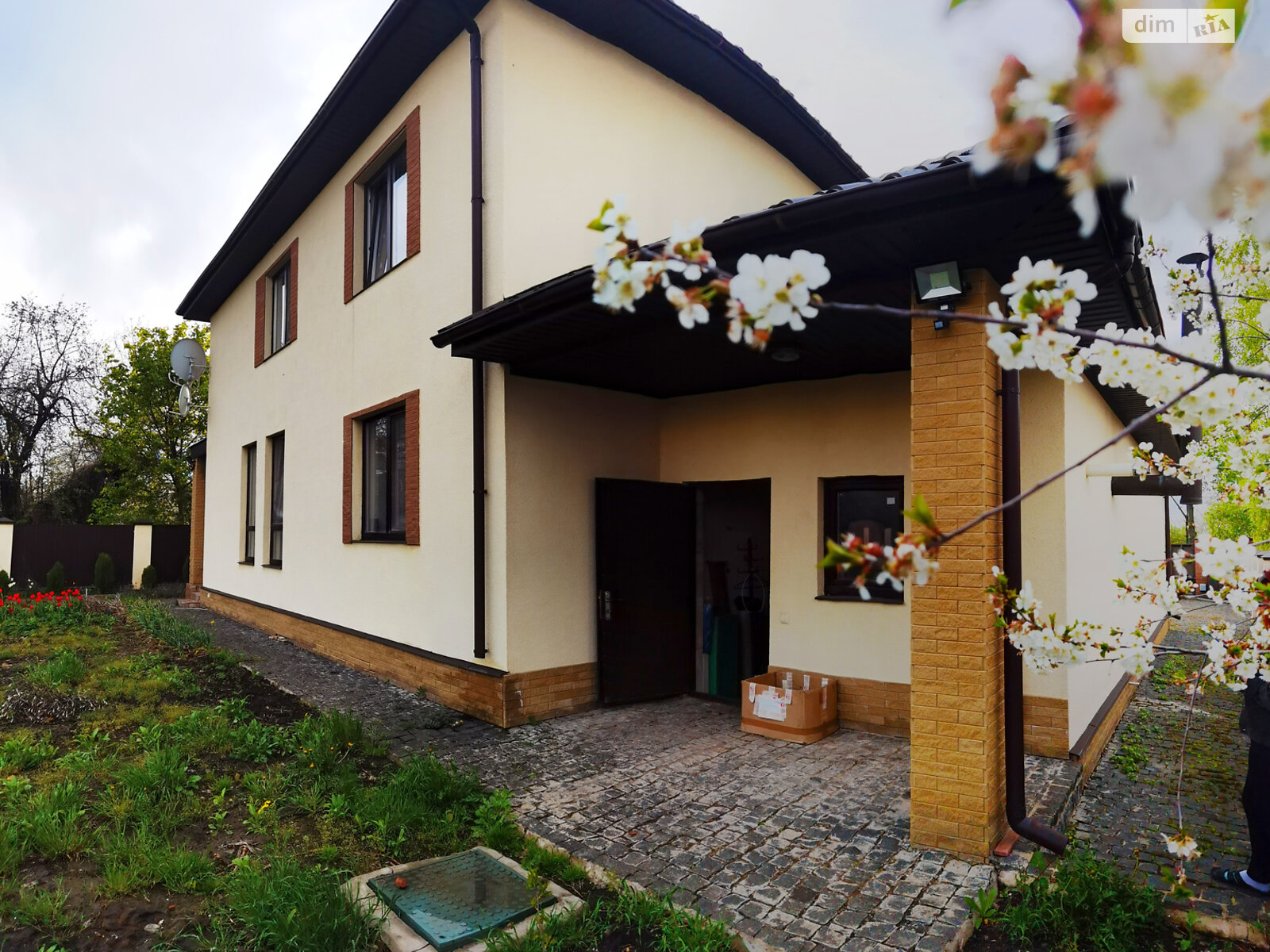 двухэтажный дом, 210 кв. м, кирпич. Сдается помесячно в Бабаях фото 1 двухэтажный дом, 210 кв. м, кирпич. Сдается помесячно в Бабаях фото 1