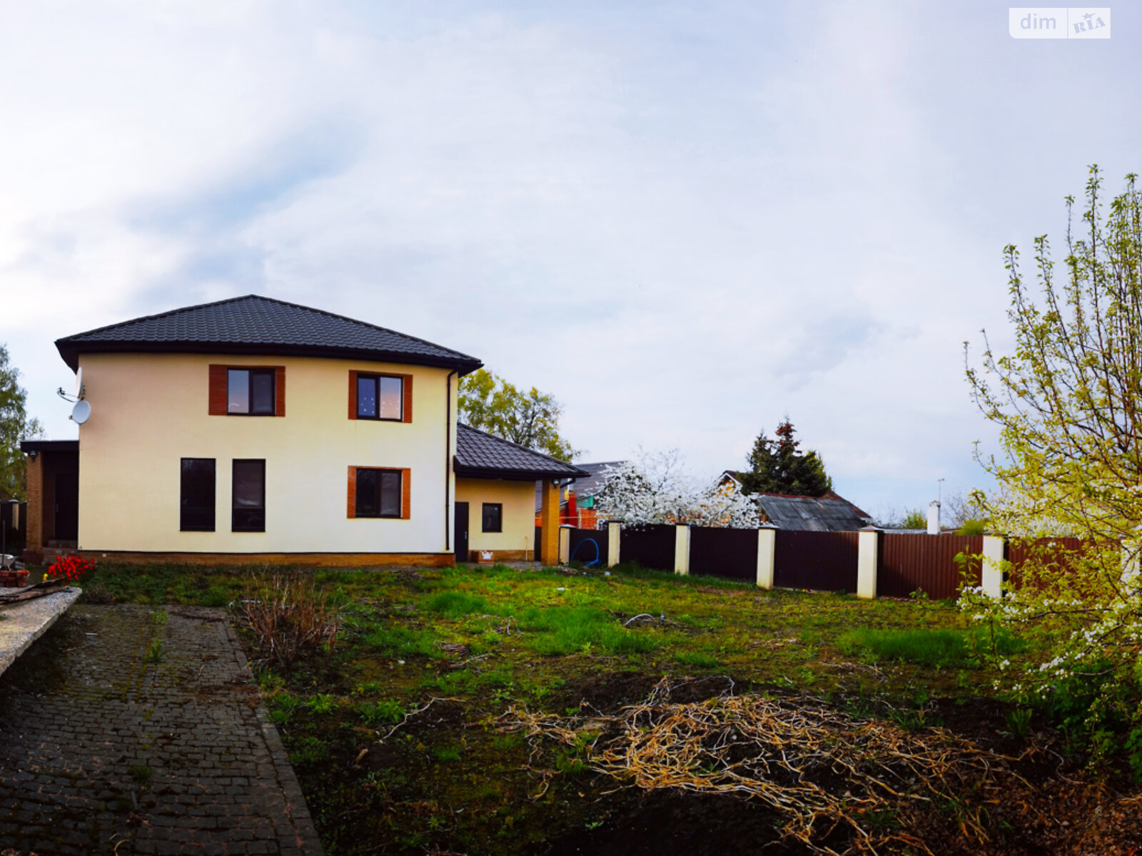 двухэтажный дом, 210 кв. м, кирпич. Сдается помесячно в Бабаях фото 1 двухэтажный дом, 210 кв. м, кирпич. Сдается помесячно в Бабаях фото 1