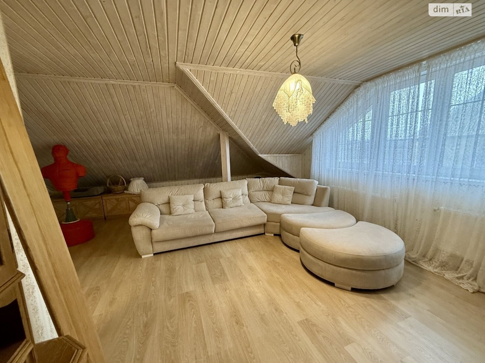 двухэтажный дом, 378 кв. м, кирпич. Сдается помесячно в Баловном фото 1