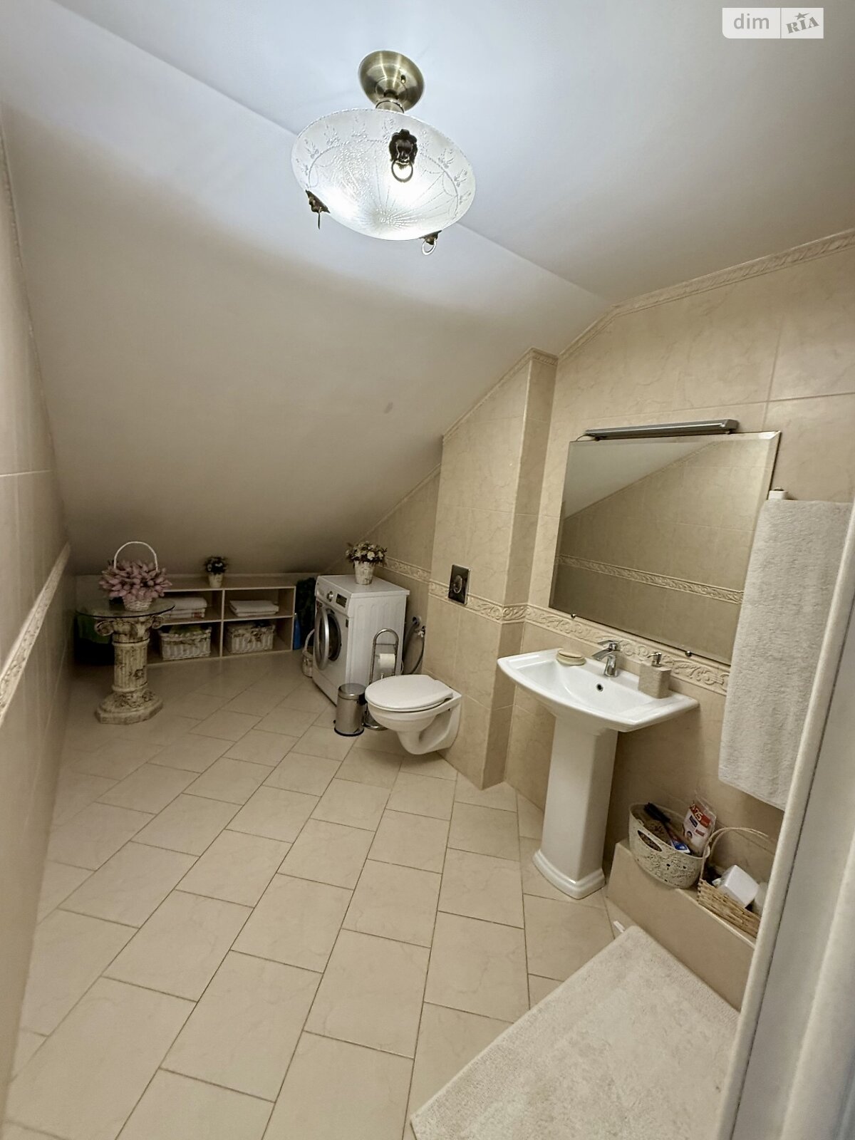 двухэтажный дом, 378 кв. м, кирпич. Сдается помесячно в Баловном фото 1