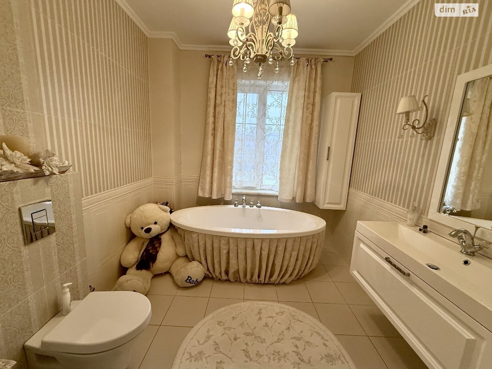 двухэтажный дом, 378 кв. м, кирпич. Сдается помесячно в Баловном фото 1