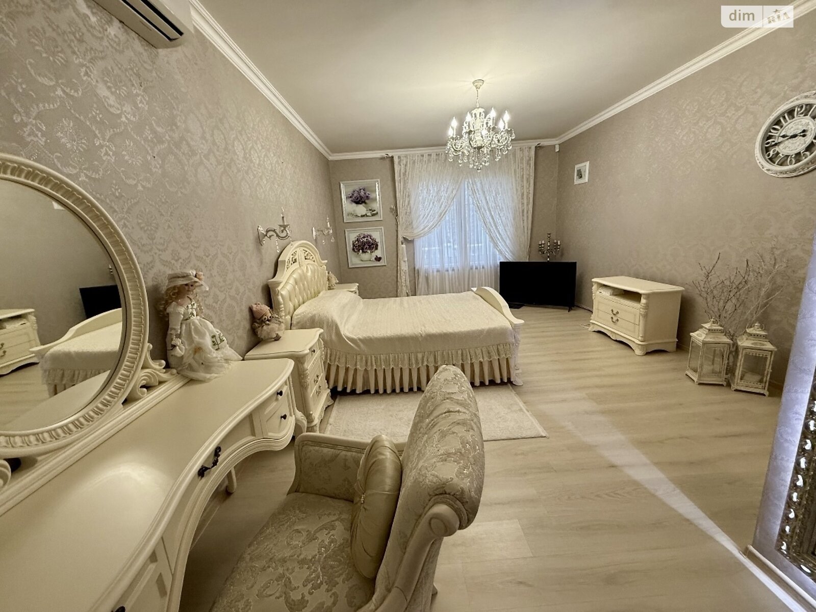 двухэтажный дом, 378 кв. м, кирпич. Сдается помесячно в Баловном фото 1