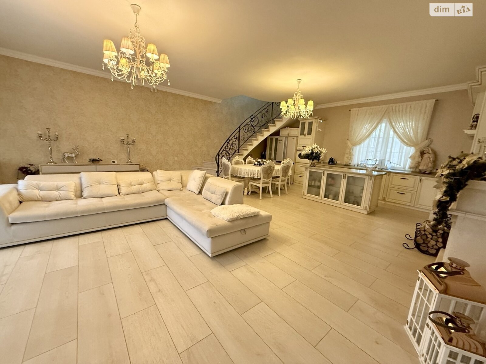 двухэтажный дом, 378 кв. м, кирпич. Сдается помесячно в Баловном фото 1