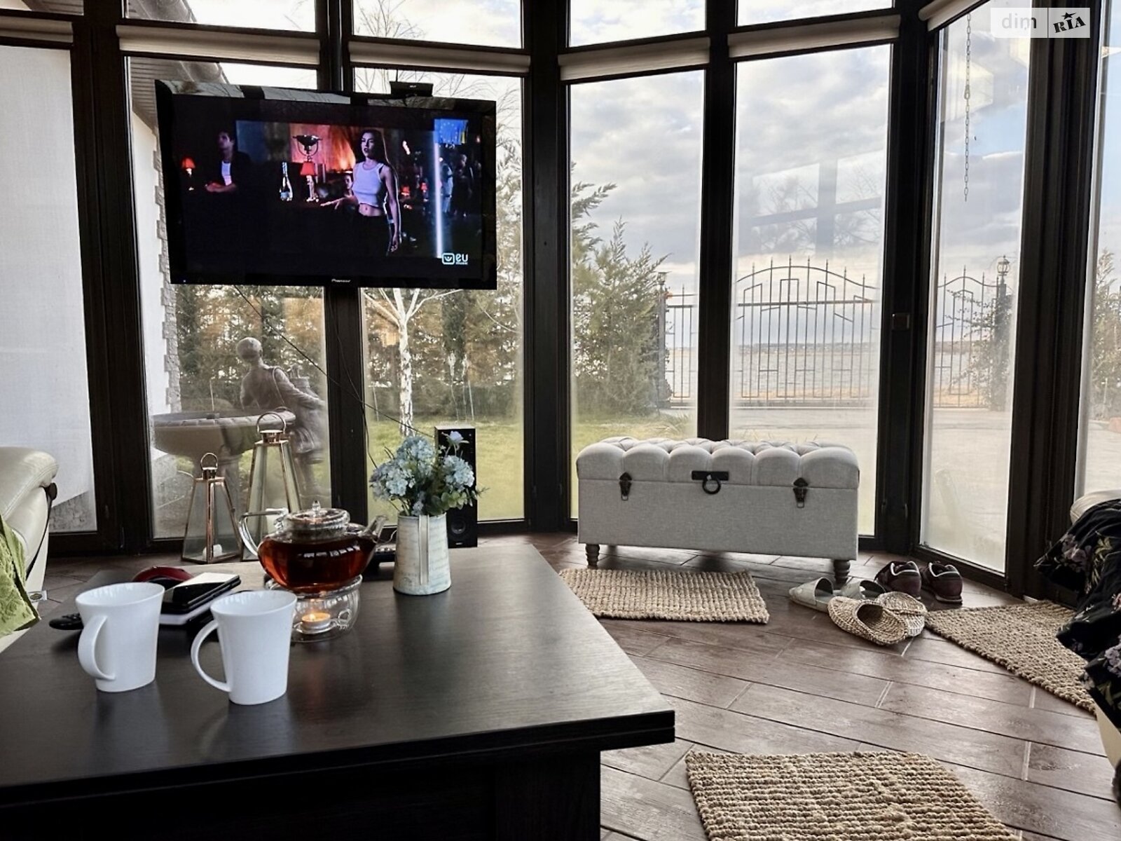 двухэтажный дом, 378 кв. м, кирпич. Сдается помесячно в Баловном фото 1