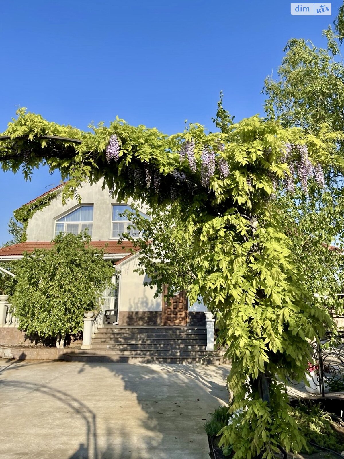 двухэтажный дом, 378 кв. м, кирпич. Сдается помесячно в Баловном фото 1