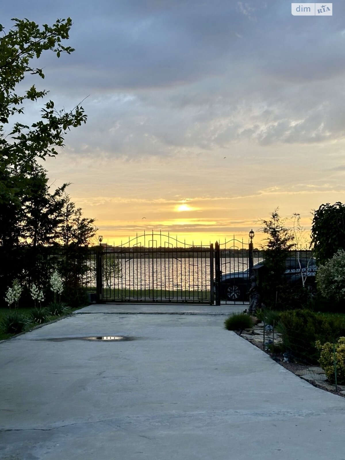 двухэтажный дом, 378 кв. м, кирпич. Сдается помесячно в Баловном фото 1