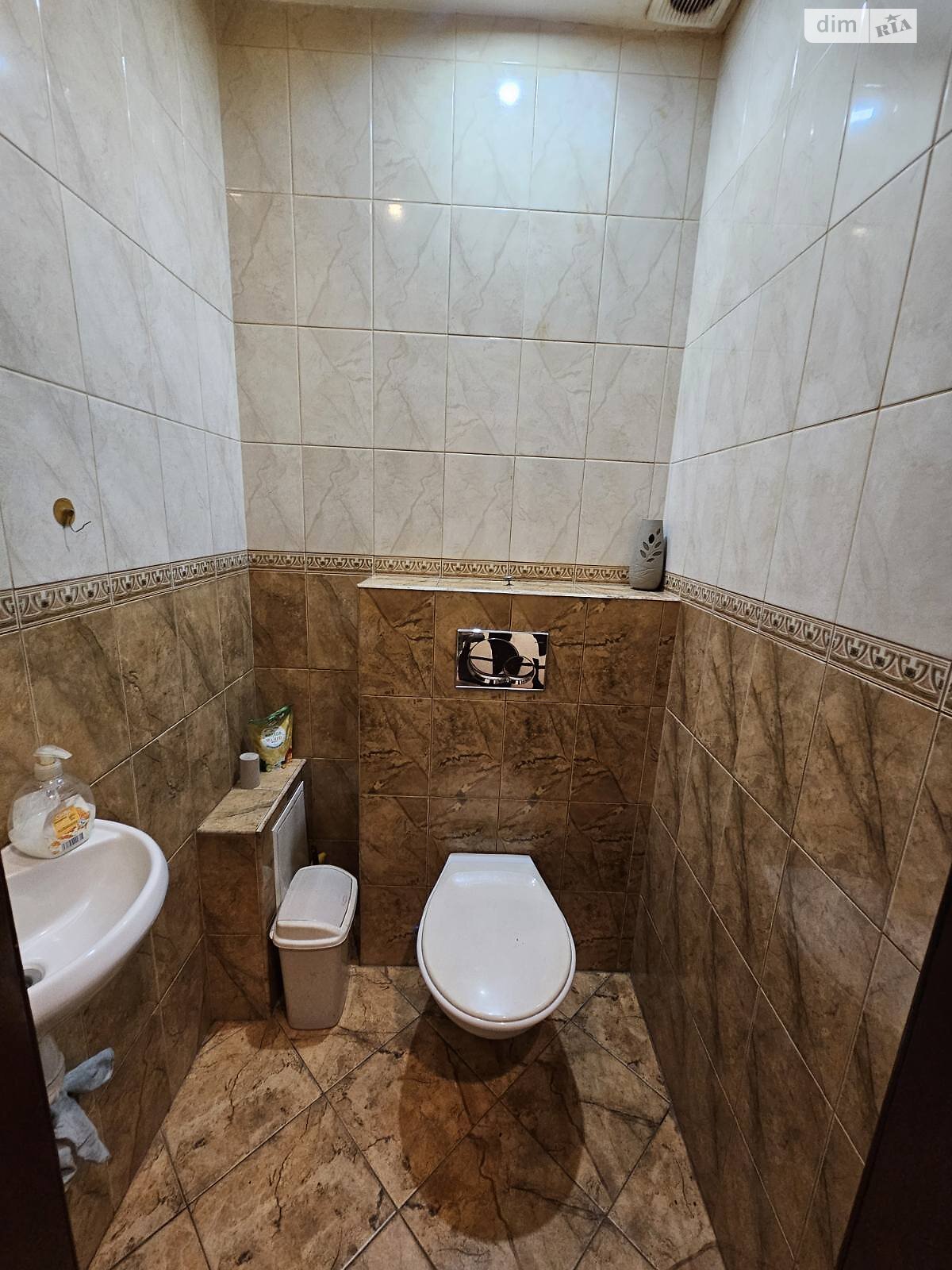 двоповерховий будинок з гаражем, 195 кв. м, цегла. Здається помісячно в Баранинці фото 1