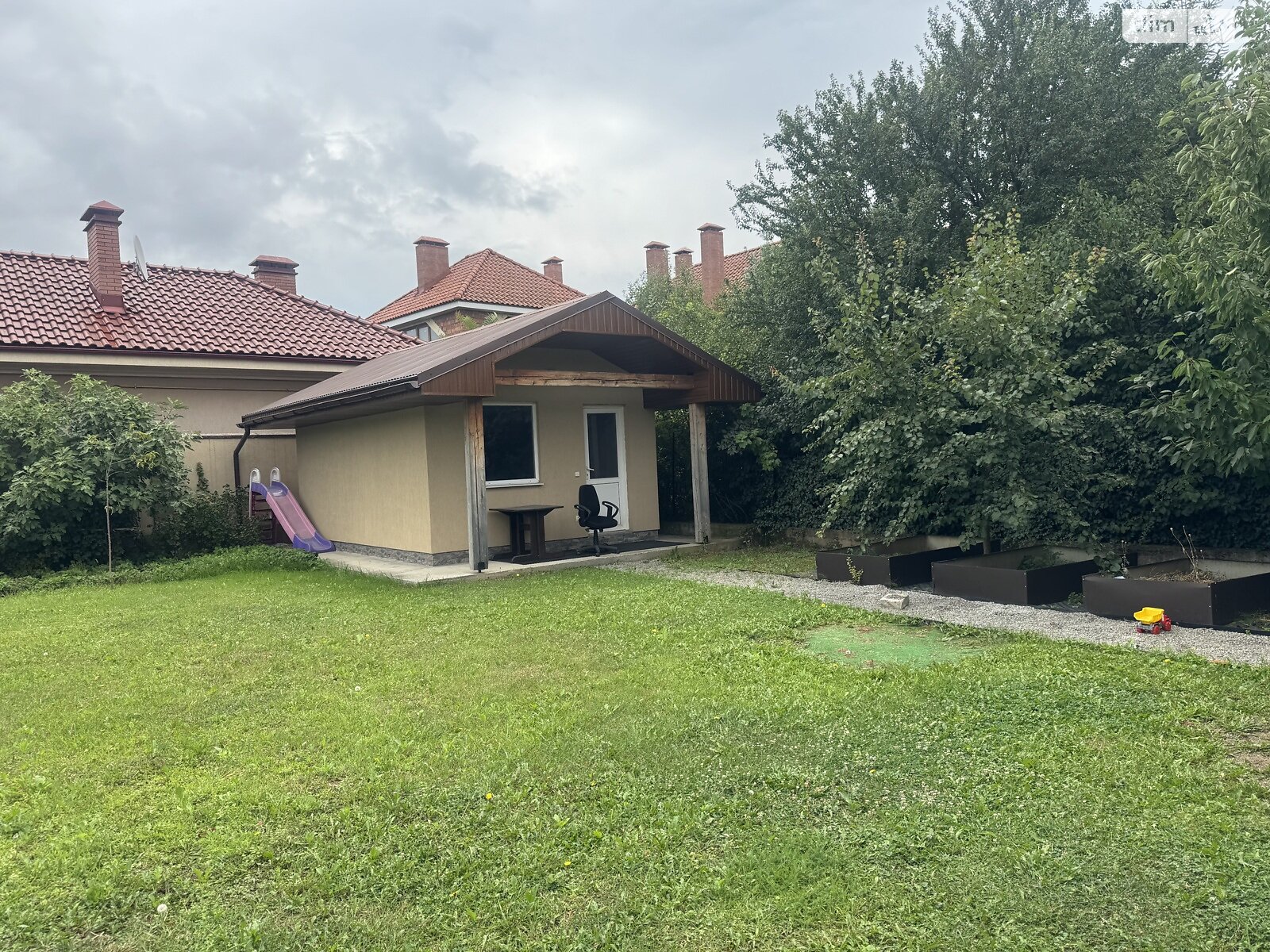 двухэтажный дом беседка, 98 кв. м, сруб. Сдается помесячно в Баранинцах фото 1