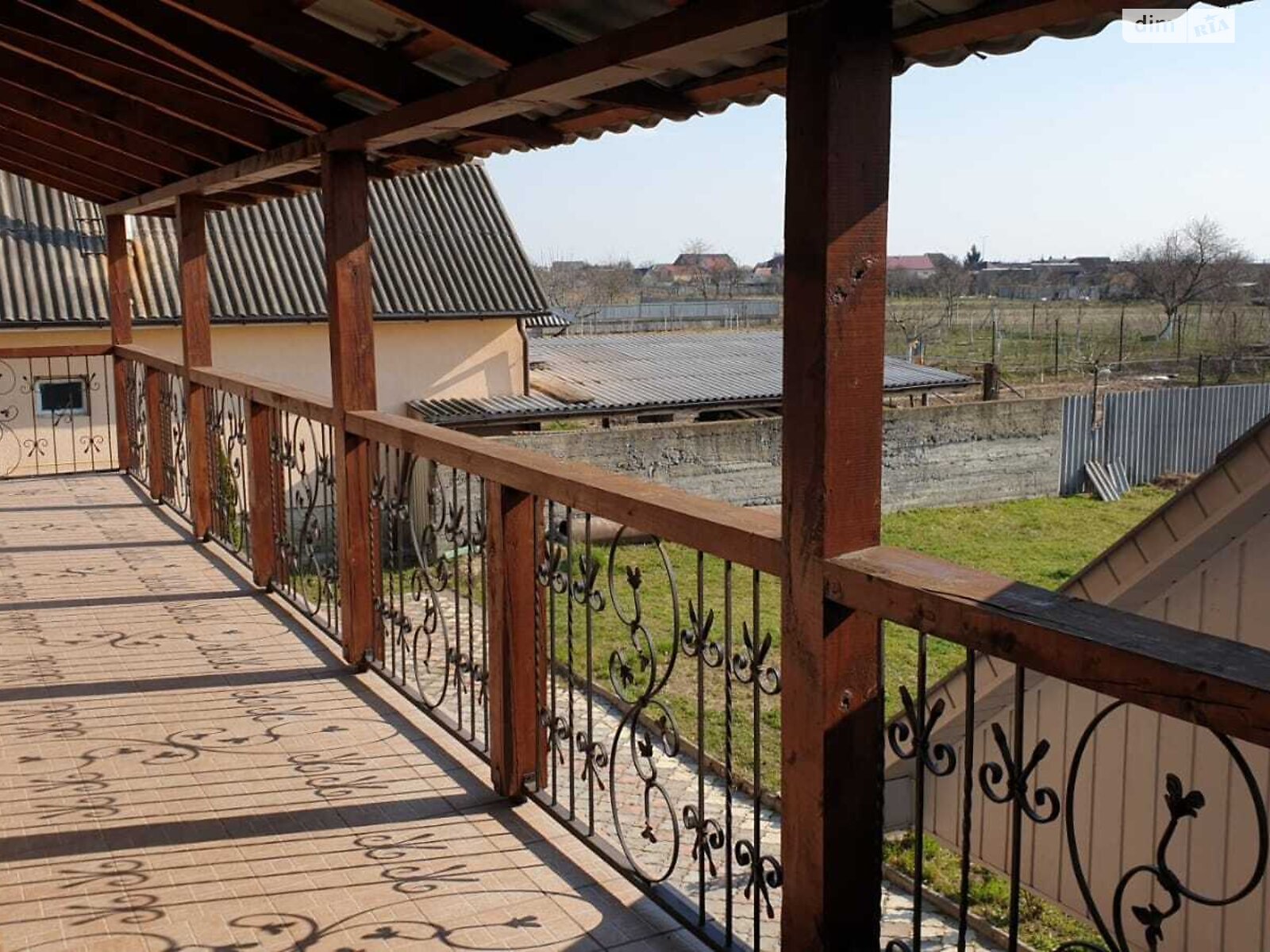 двухэтажный дом, 200 кв. м, кирпич. Сдается помесячно в Барвинке фото 1 двухэтажный дом, 200 кв. м, кирпич. Сдается помесячно в Барвинке фото 1