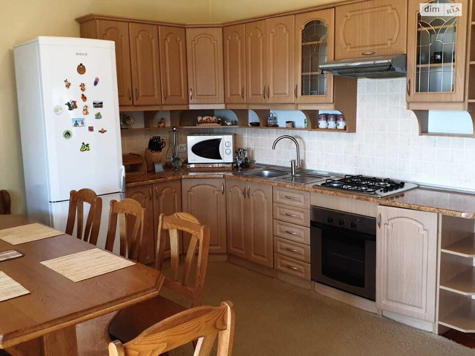 двухэтажный дом, 200 кв. м, кирпич. Сдается помесячно в Барвинке фото 1 двухэтажный дом, 200 кв. м, кирпич. Сдается помесячно в Барвинке фото 1