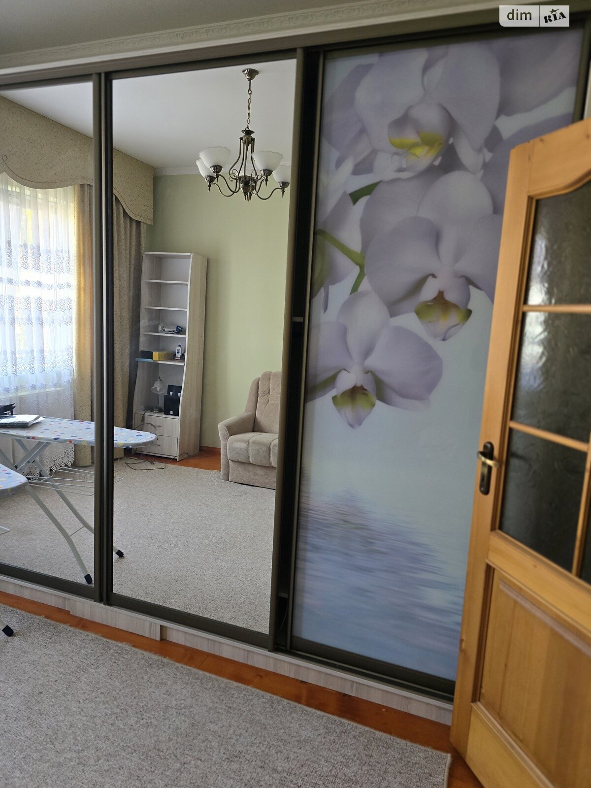 двухэтажный дом, 200 кв. м, кирпич. Сдается помесячно в Барвинке фото 1 двухэтажный дом, 200 кв. м, кирпич. Сдается помесячно в Барвинке фото 1