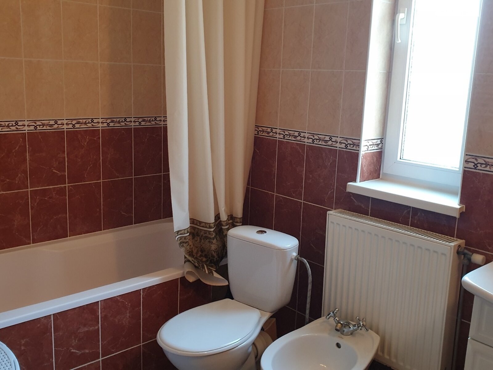 двухэтажный дом, 145 кв. м, кирпич. Сдается помесячно в Барвинке фото 1 двухэтажный дом, 145 кв. м, кирпич. Сдается помесячно в Барвинке фото 1