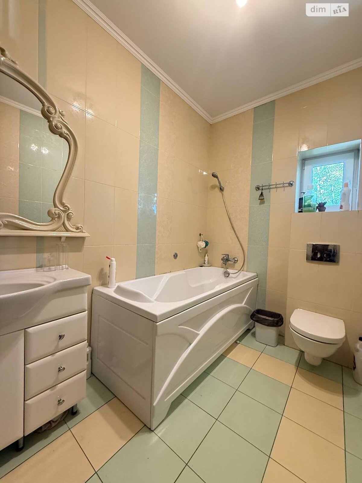 двоповерховий будинок бесідка, 180 кв. м, цегла. Здається помісячно в Басівці фото 1