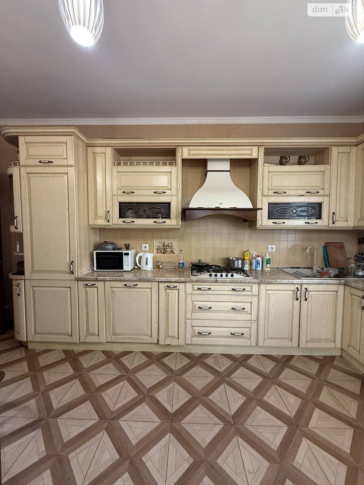 двоповерховий будинок бесідка, 180 кв. м, цегла. Здається помісячно в Басівці фото 1