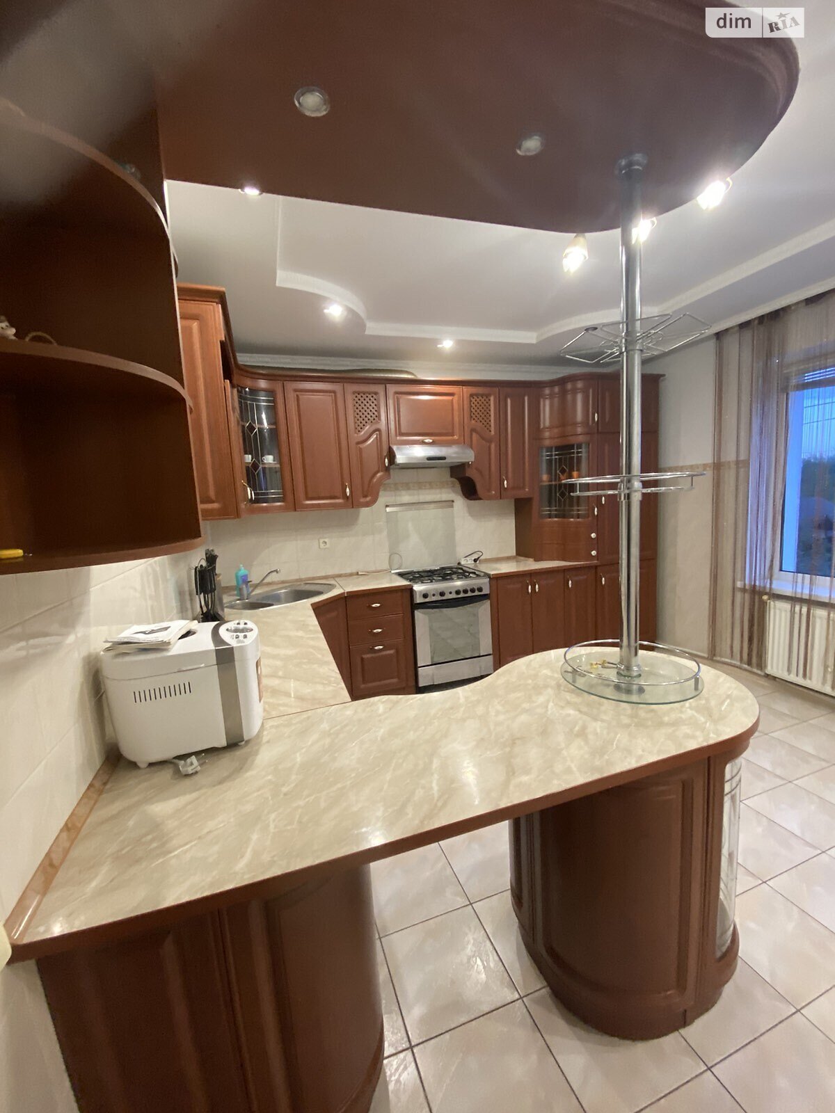 двоповерховий будинок, 232.6 кв. м, цегла. Здається помісячно в Байківці фото 1 двоповерховий будинок, 232.6 кв. м, цегла. Здається помісячно в Байківці фото 1