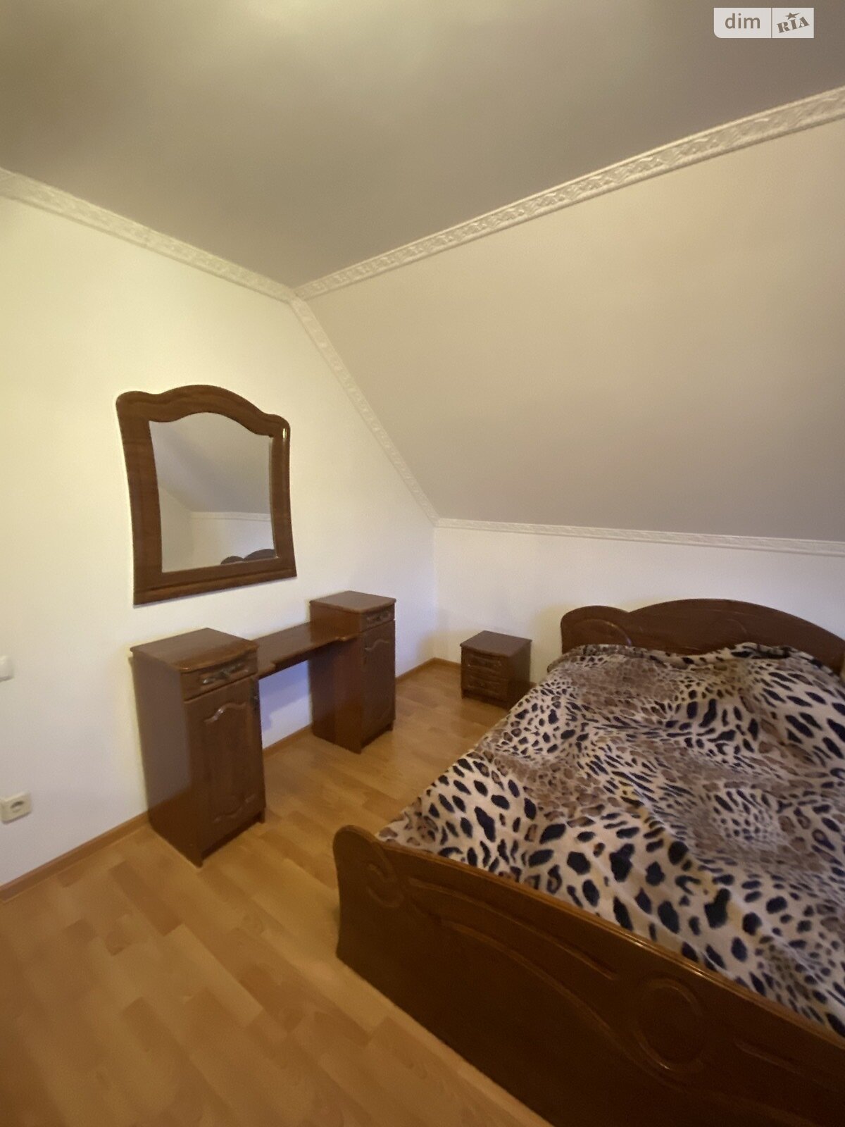 двоповерховий будинок, 232.6 кв. м, цегла. Здається помісячно в Байківці фото 1 двоповерховий будинок, 232.6 кв. м, цегла. Здається помісячно в Байківці фото 1