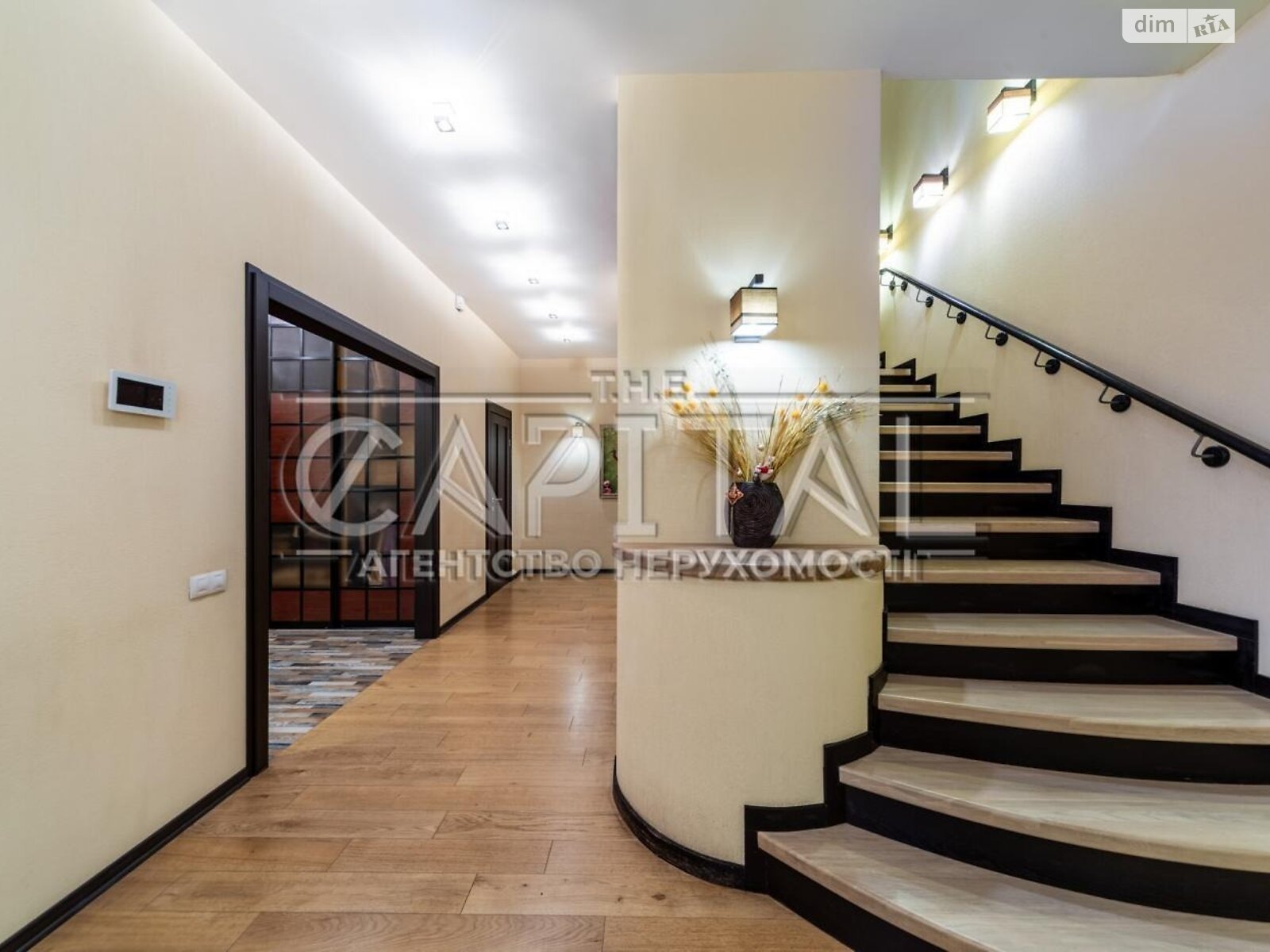 двухэтажный дом, 400 кв. м, кирпич. Сдается помесячно в Белогородке фото 1 двухэтажный дом, 400 кв. м, кирпич. Сдается помесячно в Белогородке фото 1