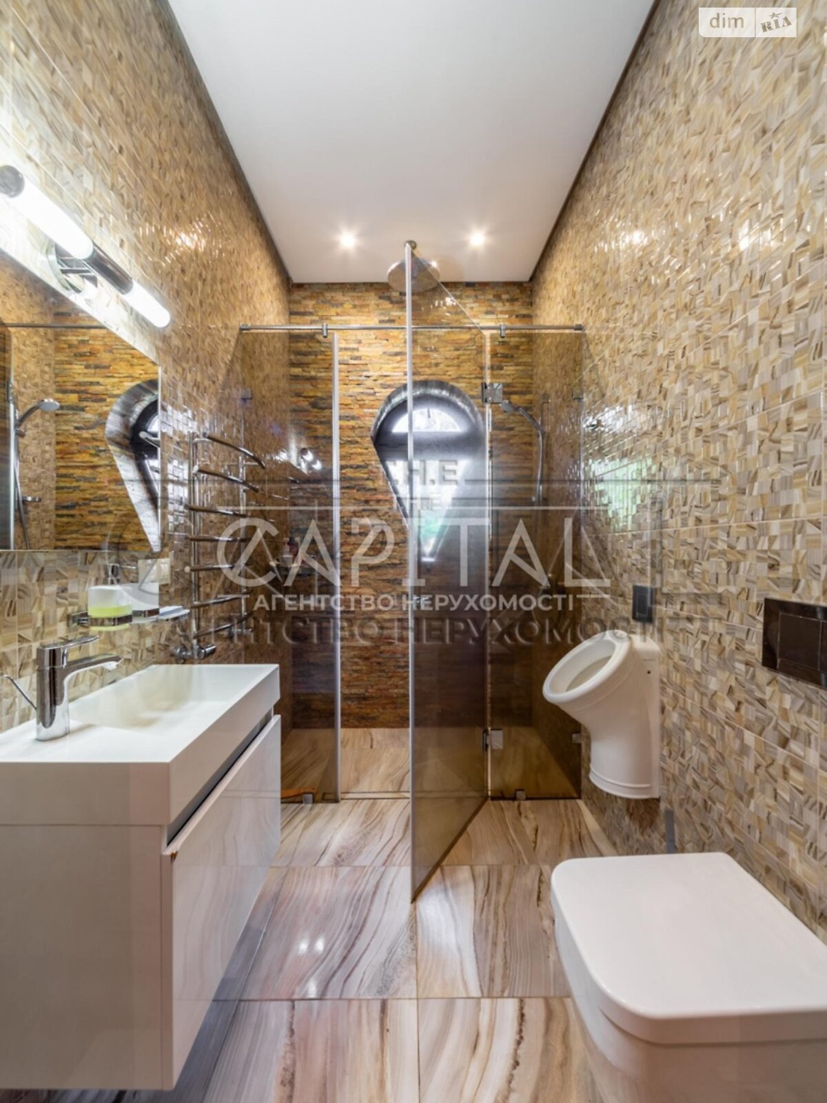 двухэтажный дом, 400 кв. м, кирпич. Сдается помесячно в Белогородке фото 1 двухэтажный дом, 400 кв. м, кирпич. Сдается помесячно в Белогородке фото 1