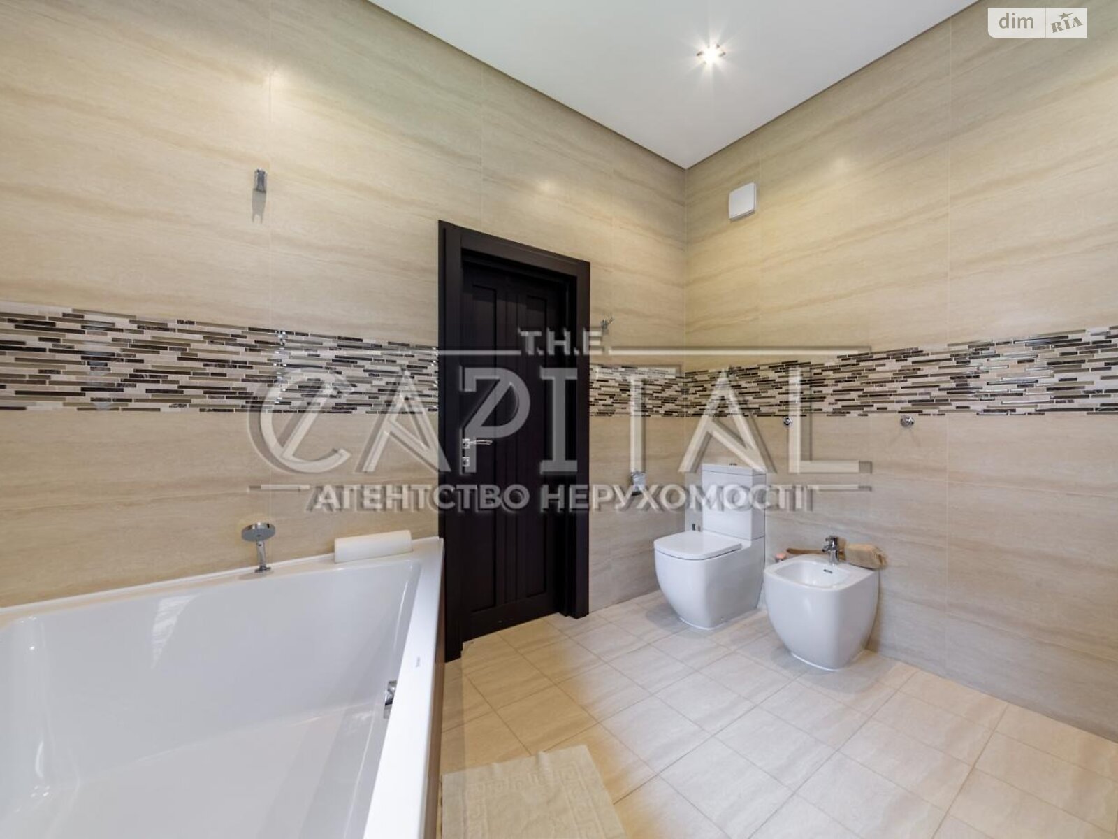 двухэтажный дом, 400 кв. м, кирпич. Сдается помесячно в Белогородке фото 1 двухэтажный дом, 400 кв. м, кирпич. Сдается помесячно в Белогородке фото 1