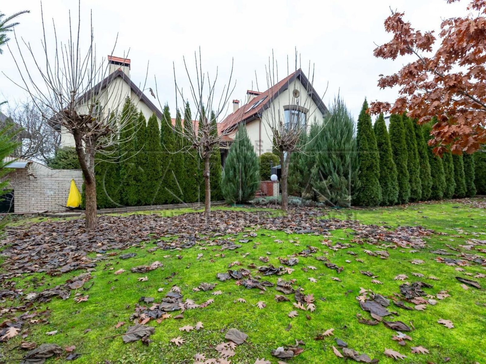 двоповерховий будинок з верандою, 250 кв. м, кирпич. Здається помісячно в Бобриці фото 1