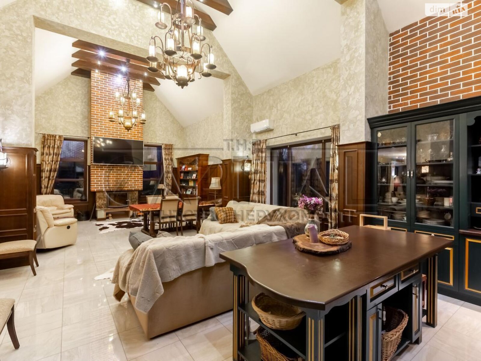 двоповерховий будинок з верандою, 250 кв. м, кирпич. Здається помісячно в Бобриці фото 1