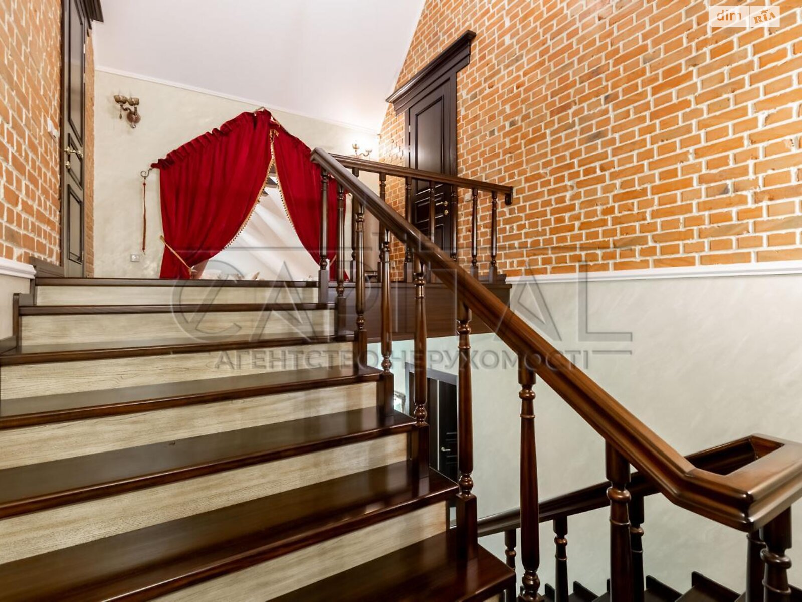 двоповерховий будинок з верандою, 250 кв. м, кирпич. Здається помісячно в Бобриці фото 1