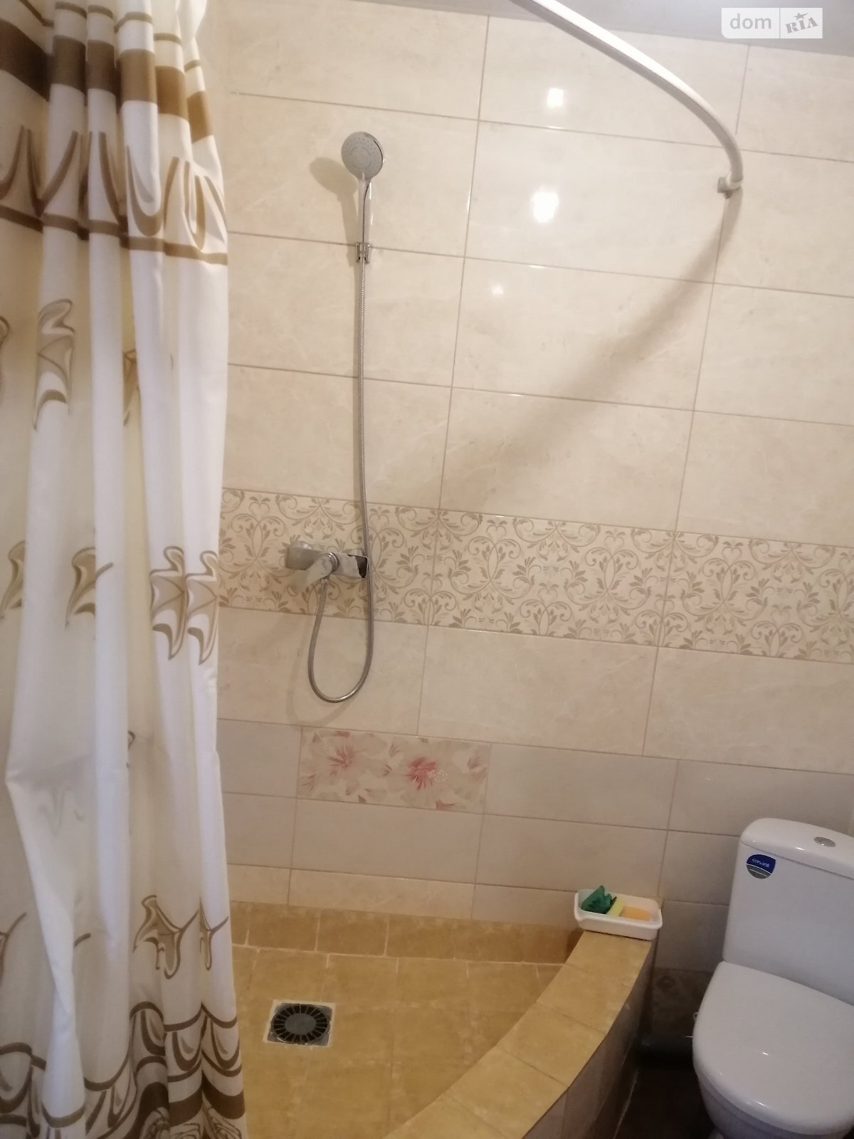 двухэтажный дом с балконом, 78 кв. м, кирпич. Сдается помесячно в Гуте фото 1 двухэтажный дом с балконом, 78 кв. м, кирпич. Сдается помесячно в Гуте фото 1