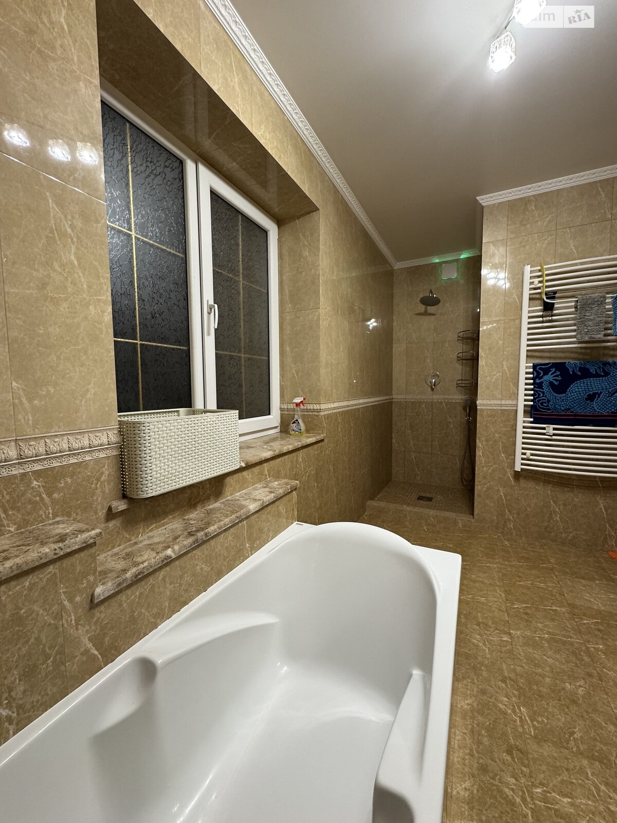 двухэтажный дом с верандой, 151 кв. м, кирпич. Сдается помесячно в Ботфалве фото 1 двухэтажный дом с верандой, 151 кв. м, кирпич. Сдается помесячно в Ботфалве фото 1