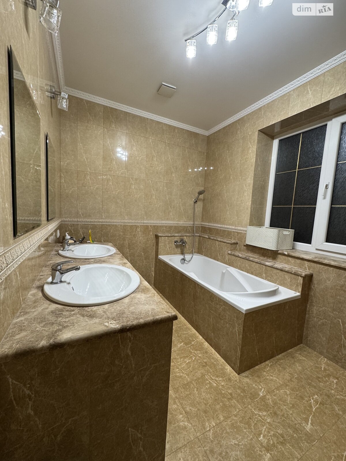 двухэтажный дом с верандой, 151 кв. м, кирпич. Сдается помесячно в Ботфалве фото 1 двухэтажный дом с верандой, 151 кв. м, кирпич. Сдается помесячно в Ботфалве фото 1