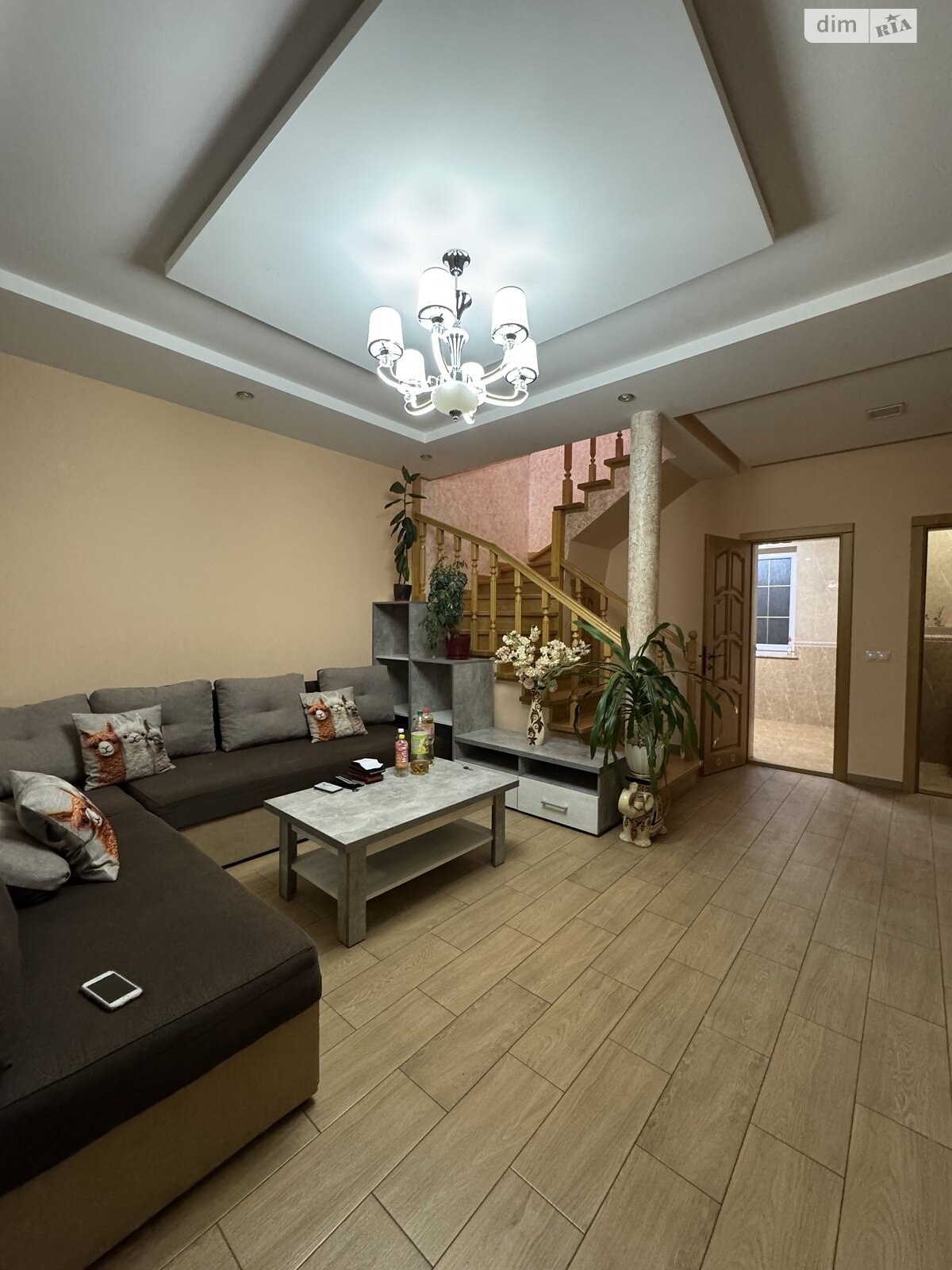 двухэтажный дом с верандой, 151 кв. м, кирпич. Сдается помесячно в Ботфалве фото 1 двухэтажный дом с верандой, 151 кв. м, кирпич. Сдается помесячно в Ботфалве фото 1