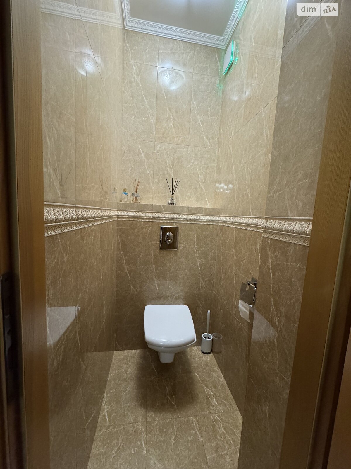 двухэтажный дом с верандой, 151 кв. м, кирпич. Сдается помесячно в Ботфалве фото 1 двухэтажный дом с верандой, 151 кв. м, кирпич. Сдается помесячно в Ботфалве фото 1