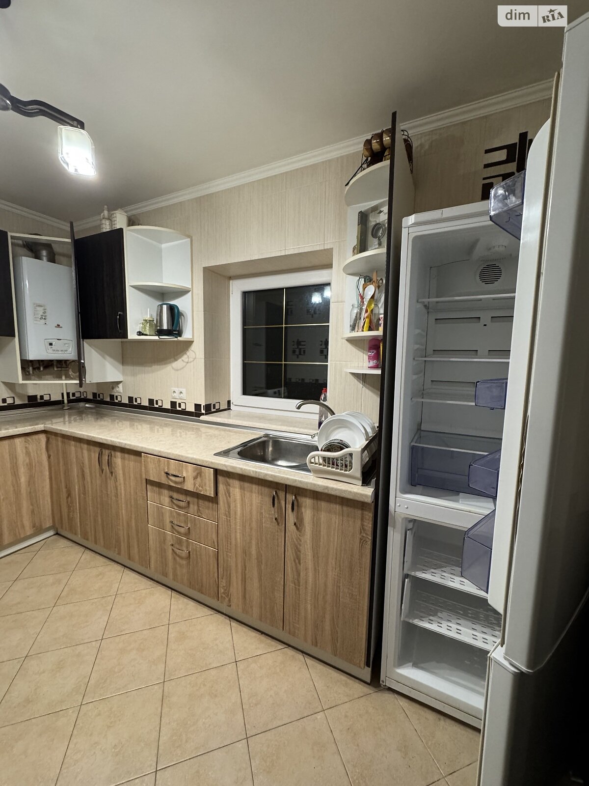 двухэтажный дом с верандой, 151 кв. м, кирпич. Сдается помесячно в Ботфалве фото 1 двухэтажный дом с верандой, 151 кв. м, кирпич. Сдается помесячно в Ботфалве фото 1