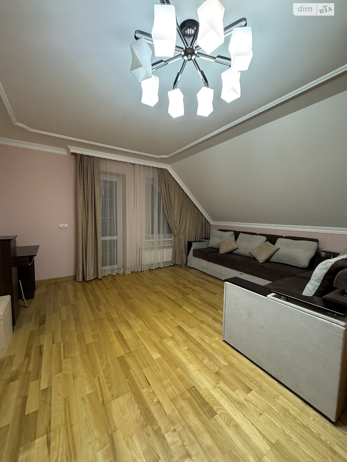 двухэтажный дом с верандой, 151 кв. м, кирпич. Сдается помесячно в Ботфалве фото 1 двухэтажный дом с верандой, 151 кв. м, кирпич. Сдается помесячно в Ботфалве фото 1