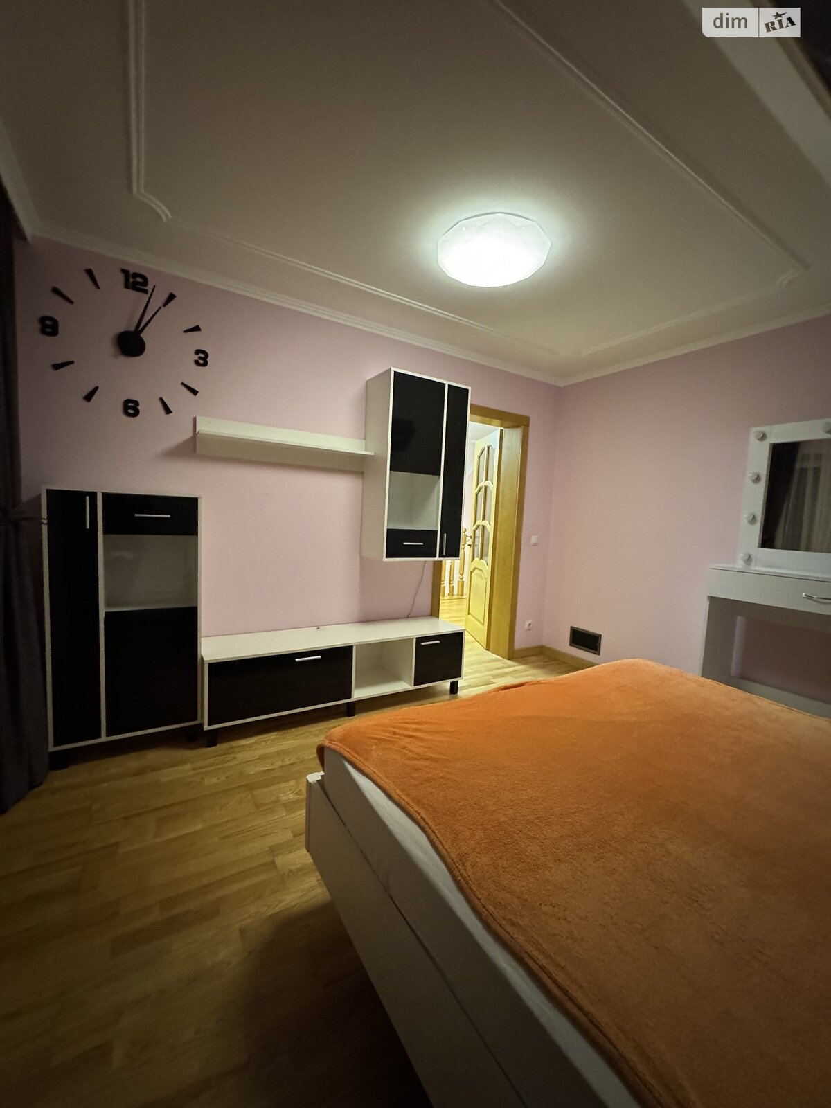 двухэтажный дом с верандой, 151 кв. м, кирпич. Сдается помесячно в Ботфалве фото 1 двухэтажный дом с верандой, 151 кв. м, кирпич. Сдается помесячно в Ботфалве фото 1