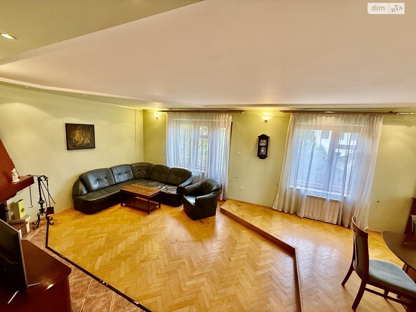 двухэтажный дом с гаражом, 200 кв. м, кирпич. Сдается помесячно в Брюховичах фото 1 двухэтажный дом с гаражом, 200 кв. м, кирпич. Сдается помесячно в Брюховичах фото 1