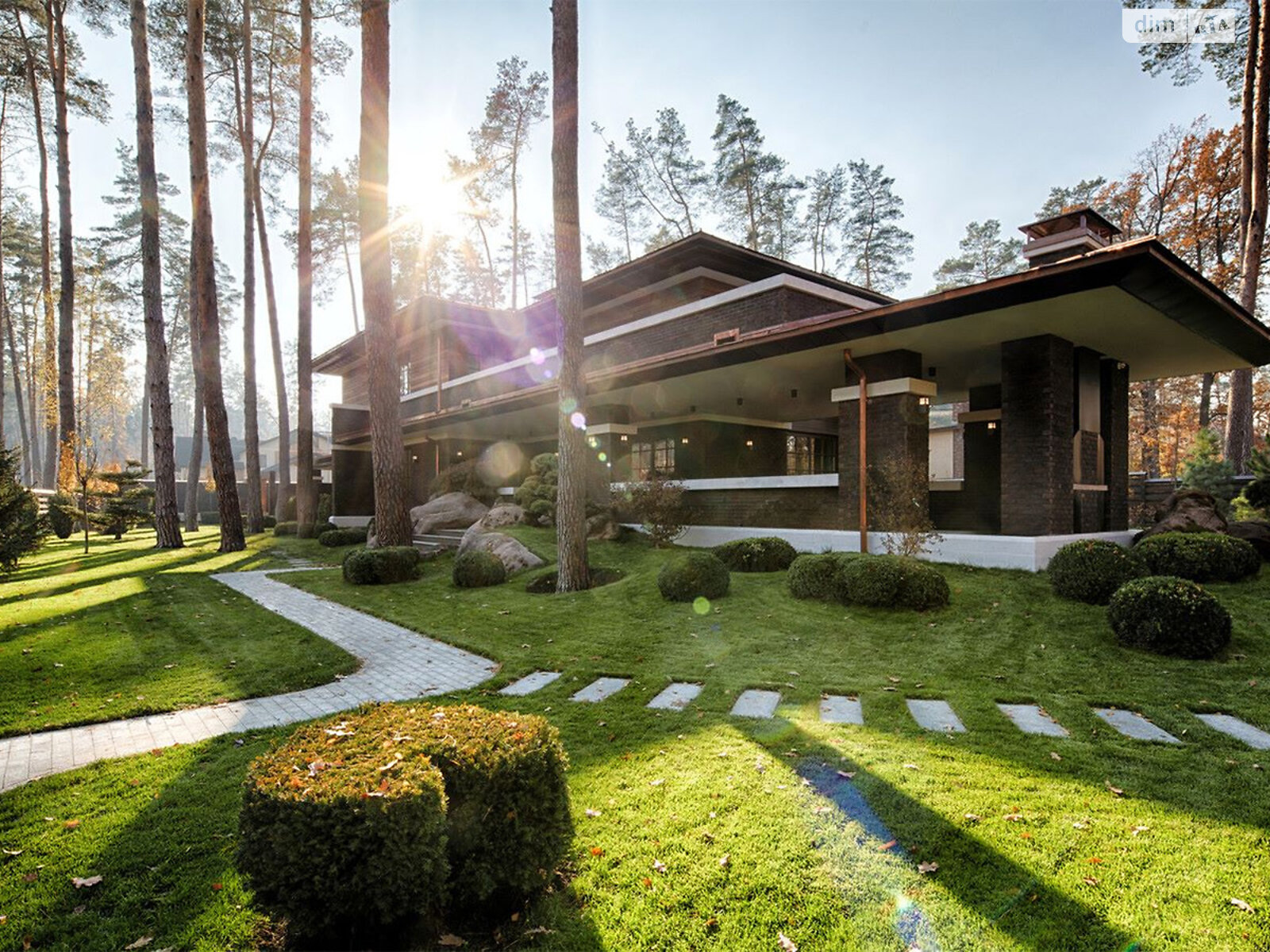 двухэтажный дом с гаражом, 380 кв. м, кирпич. Сдается помесячно в Буче, в районе Буча фото 1 двухэтажный дом с гаражом, 380 кв. м, кирпич. Сдается помесячно в Буче, в районе Буча фото 1