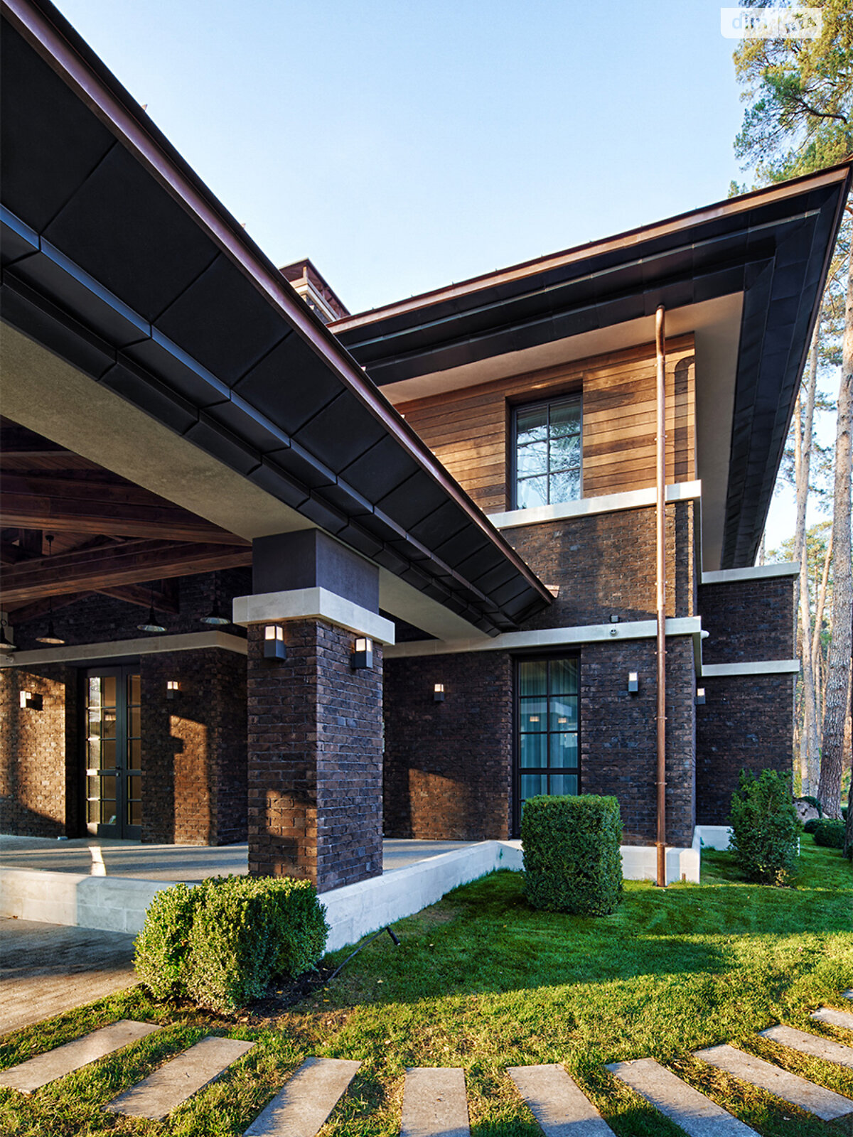 двухэтажный дом с гаражом, 380 кв. м, кирпич. Сдается помесячно в Буче, в районе Буча фото 1 двухэтажный дом с гаражом, 380 кв. м, кирпич. Сдается помесячно в Буче, в районе Буча фото 1