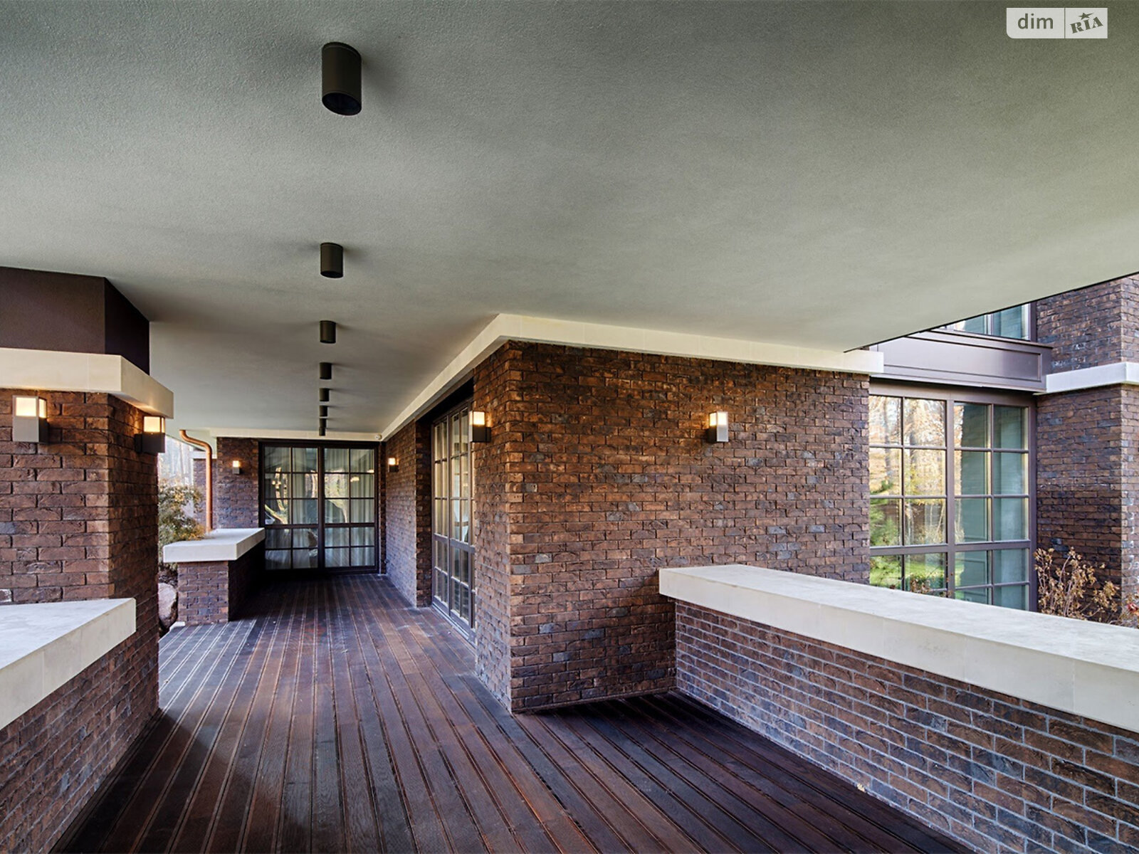 двухэтажный дом с гаражом, 380 кв. м, кирпич. Сдается помесячно в Буче, в районе Буча фото 1 двухэтажный дом с гаражом, 380 кв. м, кирпич. Сдается помесячно в Буче, в районе Буча фото 1