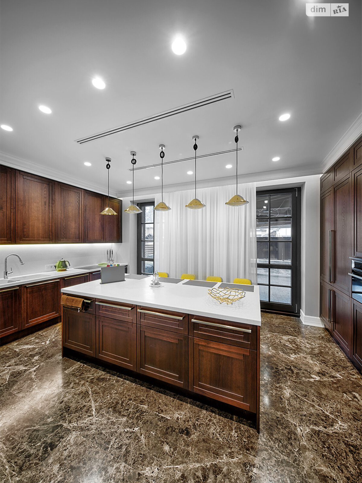 двухэтажный дом с гаражом, 380 кв. м, кирпич. Сдается помесячно в Буче, в районе Буча фото 1 двухэтажный дом с гаражом, 380 кв. м, кирпич. Сдается помесячно в Буче, в районе Буча фото 1