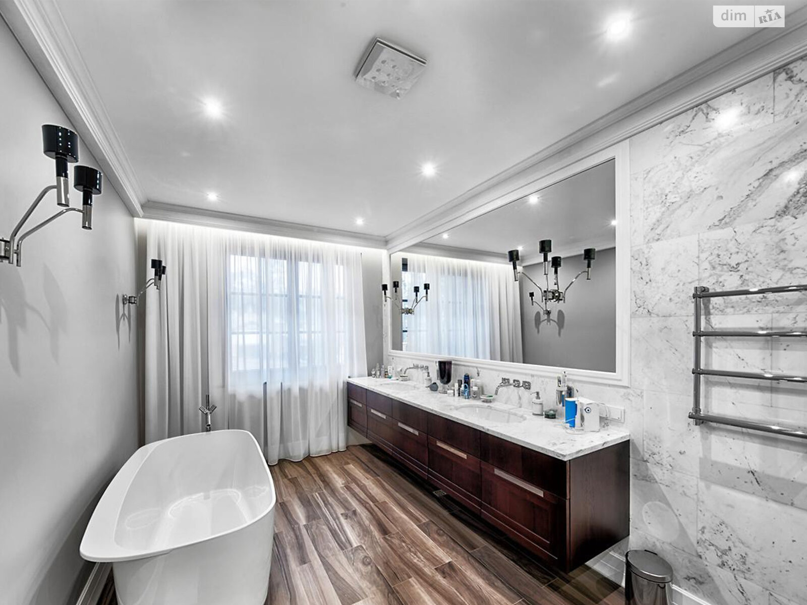 двухэтажный дом с гаражом, 380 кв. м, кирпич. Сдается помесячно в Буче, в районе Буча фото 1 двухэтажный дом с гаражом, 380 кв. м, кирпич. Сдается помесячно в Буче, в районе Буча фото 1