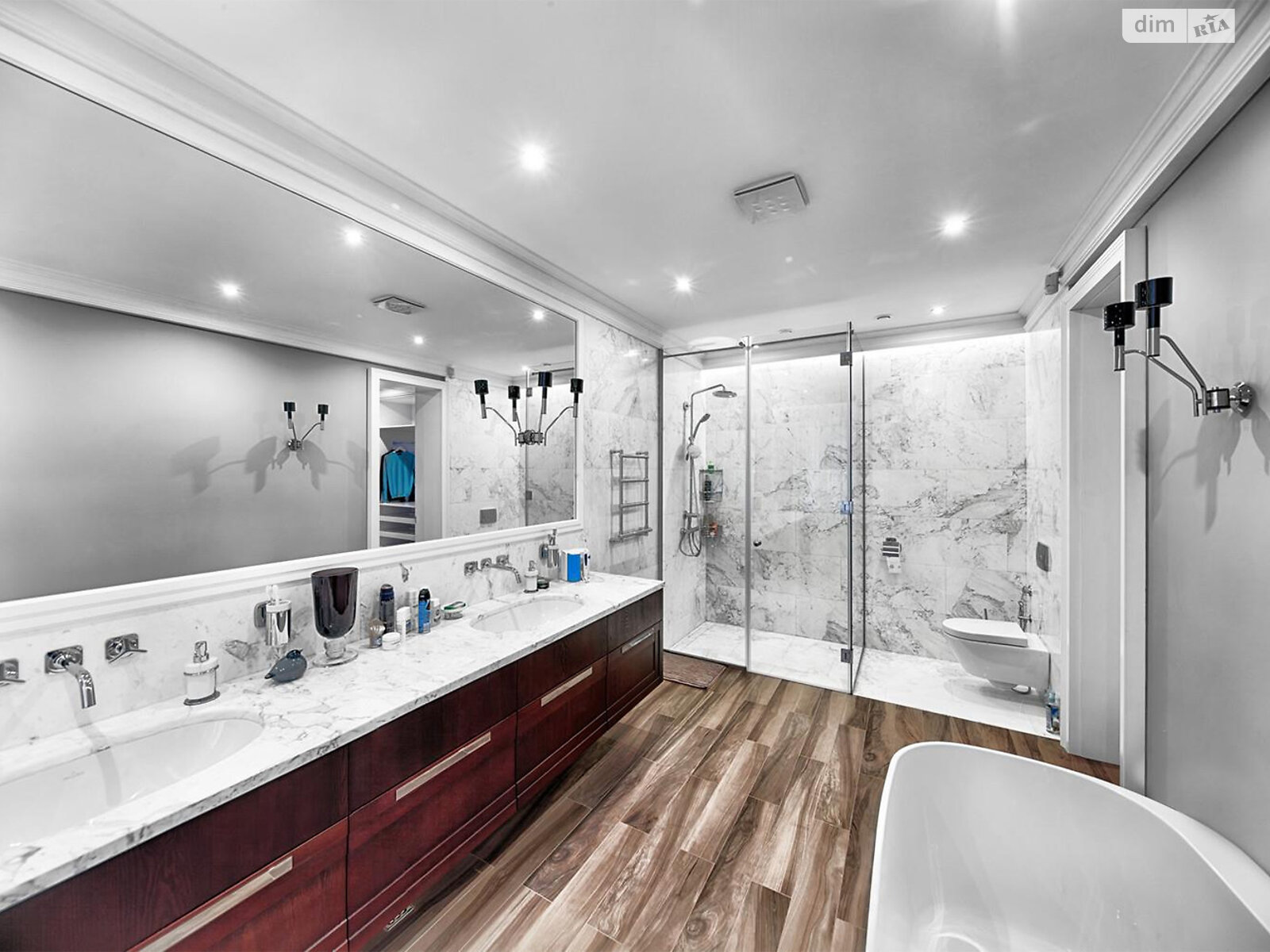 двухэтажный дом с гаражом, 380 кв. м, кирпич. Сдается помесячно в Буче, в районе Буча фото 1 двухэтажный дом с гаражом, 380 кв. м, кирпич. Сдается помесячно в Буче, в районе Буча фото 1